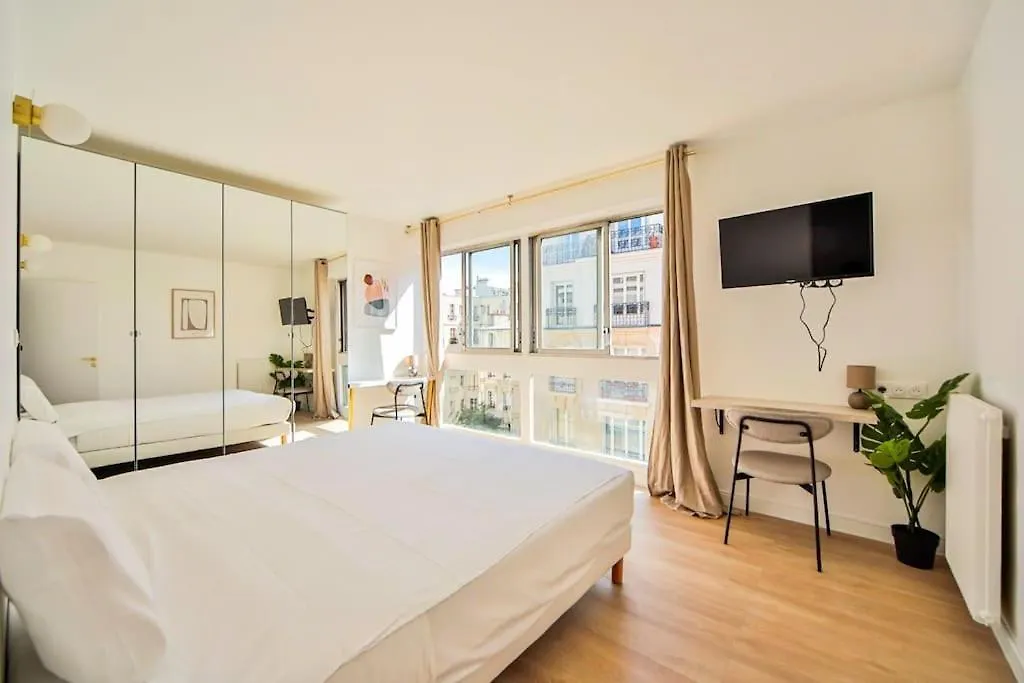 Tres Bel Appartement 8P Canal Saint Martin Paris 0*,  France