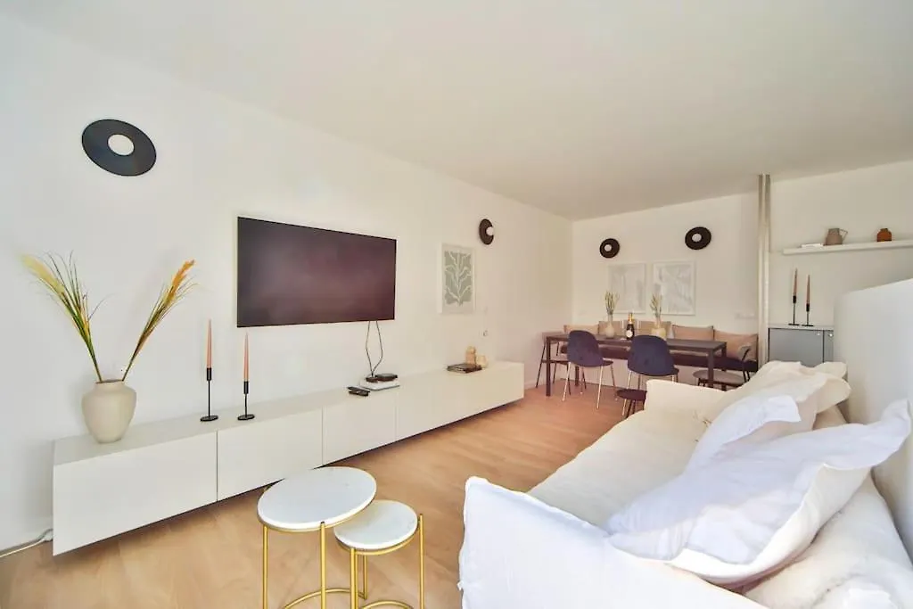 Tres Bel Appartement 8P Canal Saint Martin location